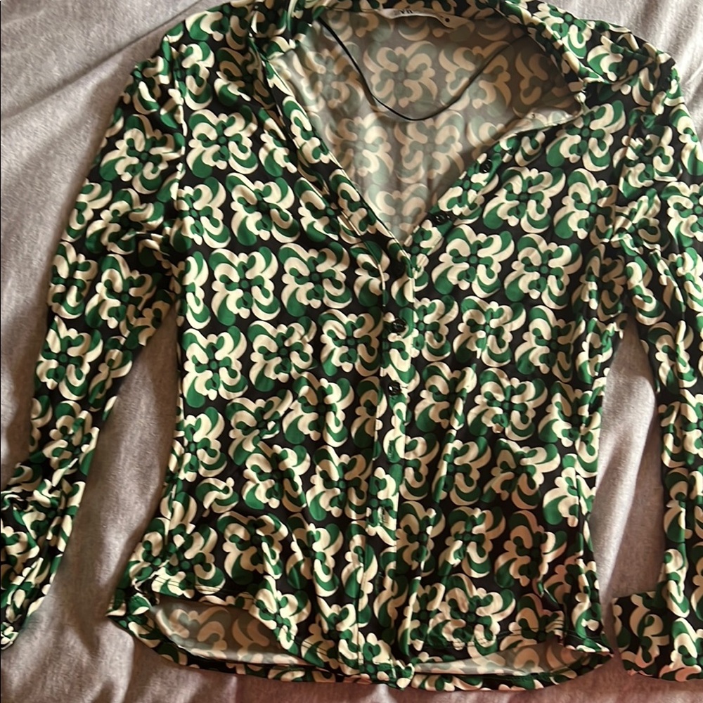 Zara Green and White Fitted Graphic Button Down Shirt